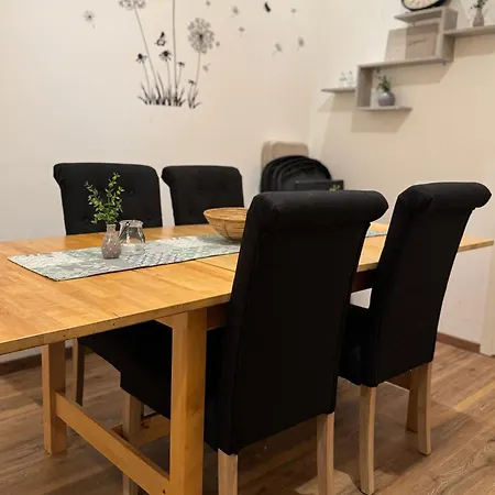Themenzimmer Cozy Naehe Hauptbahnhof Séjour chez l'habitant *